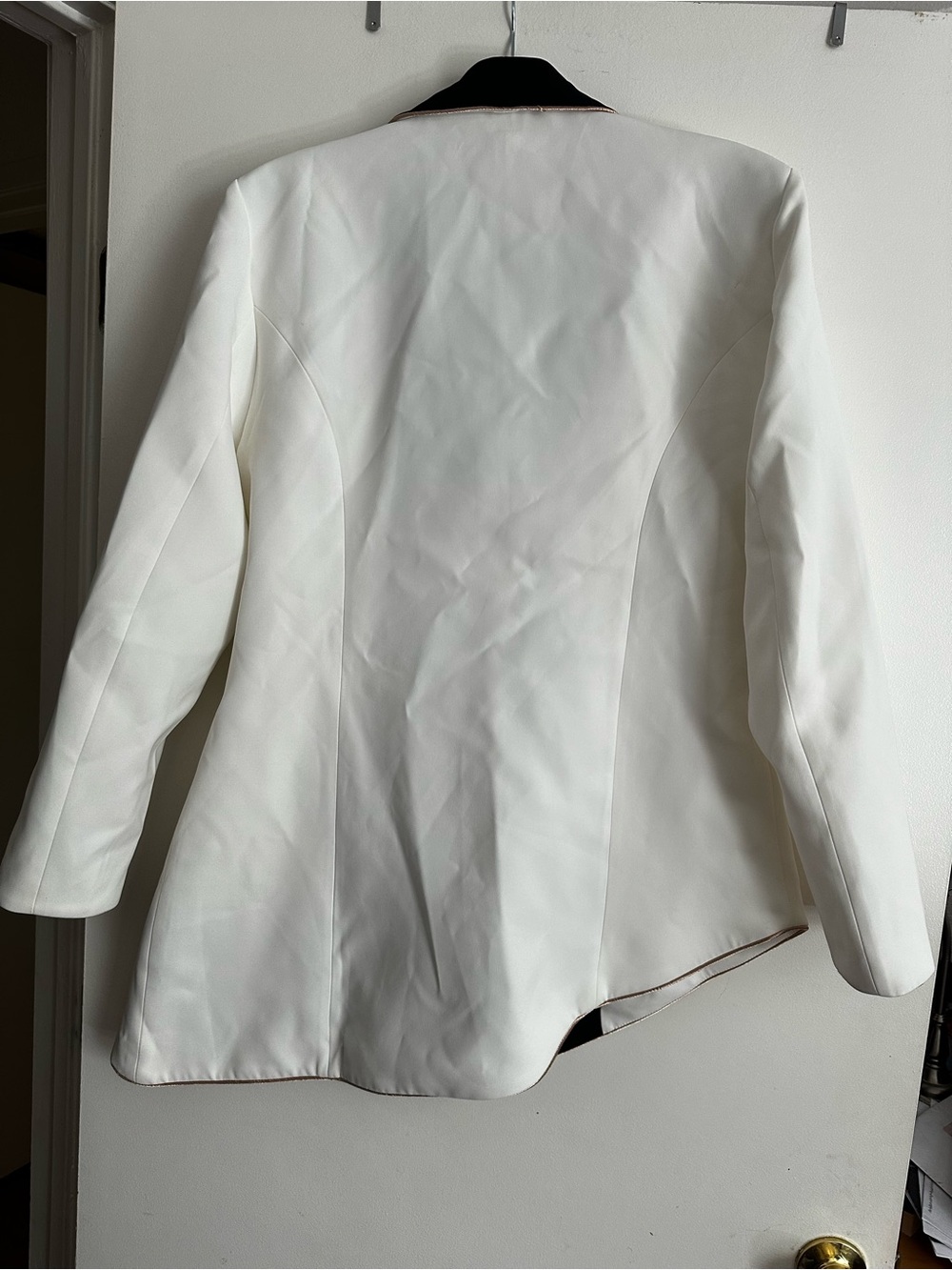Asymmetric white blazer with contrast lapels for women | Valmera - Picture 5 of 6